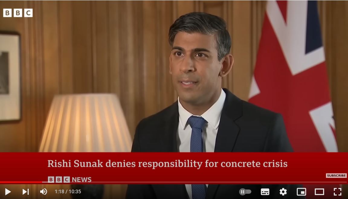 Accés al canal BBC News, on va intervenir el primer ministre britànic, Rishi Sunak, negant la responsabilitat sobre la crisi del ciment a les escoles del país. Font, canal BBC New.