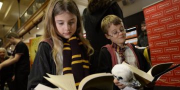 Un niño lee Harry Potter en 59 minutos