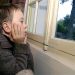 ¿Existe una edad legal para dejar solos a los niños en casa?