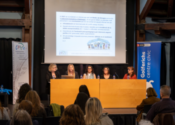 Natàlia Luján, Mònica Fernàndez, Anna Vinyoles, Alícia Prats y Gemma Amador en la II Jornada de Altas Capacidades del COPEC, Barcelona.